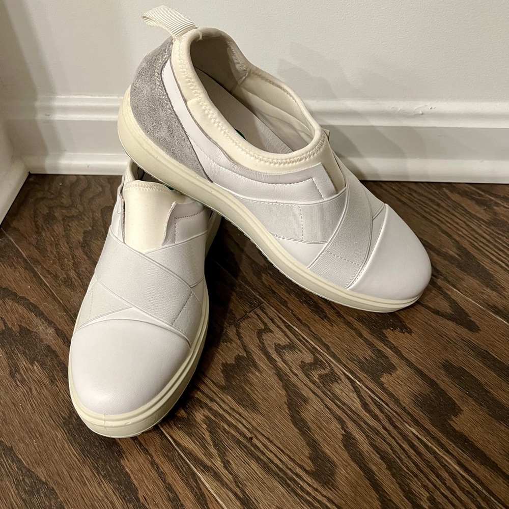 IGI&Co Italy Leather Comfort Sneakers Size 8 White Silver Metallic Heels Slip On